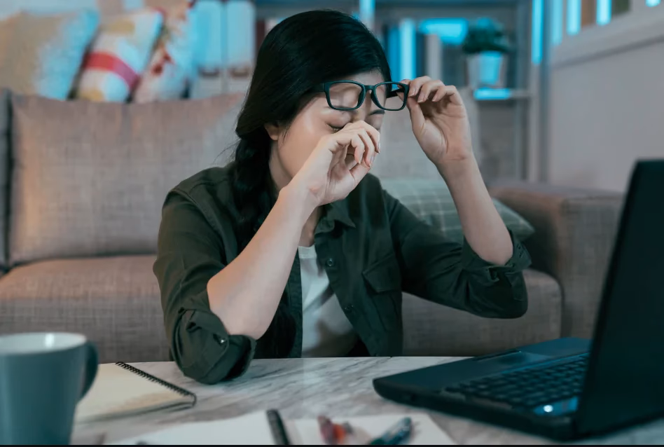 ¿Cuál es la distancia entre las lentes?