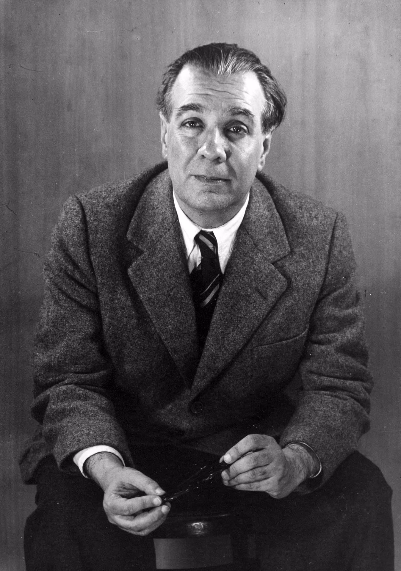 ¿Cuál es el estilo literario de Borges?