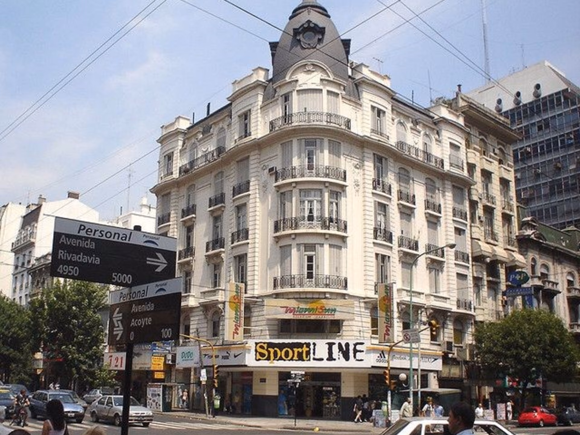 ¿Cómo llegar a Acoyte y Rivadavia en colectivo?