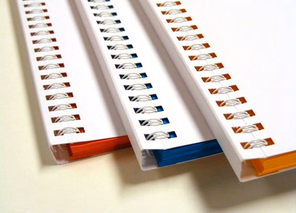 ¿Qué materiales se necesitan para unir las hojas?