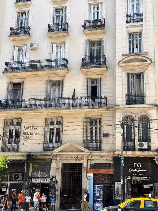 ¿Cómo llegar en colectivo, subte o tren a Azcuenaga y av.cordoba en Cordoba?