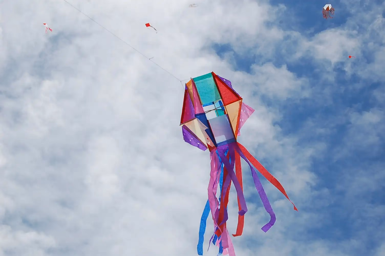 ¿Cuántos estudiantes tiene barrilete de colores?