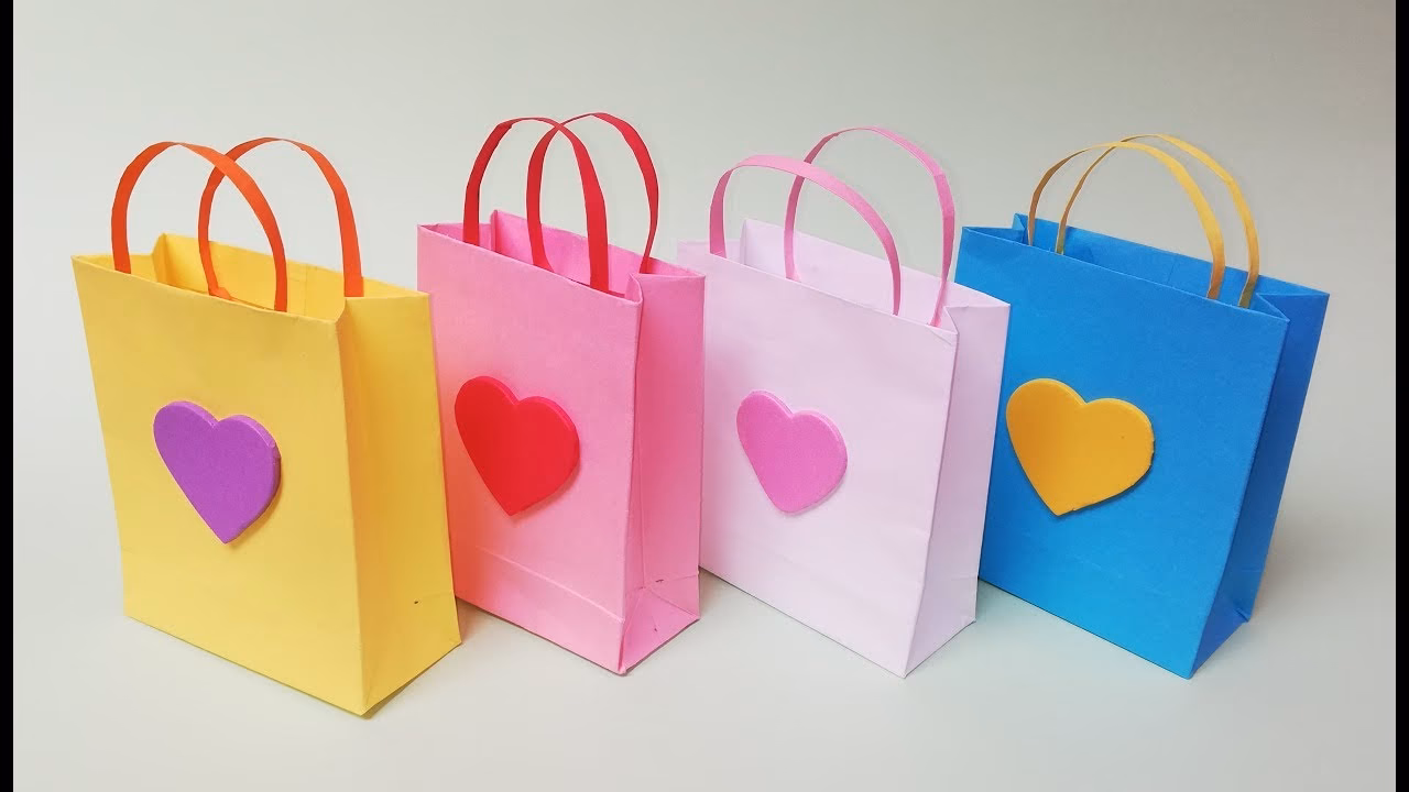 ¿Cómo regalar una bolsa de papel?