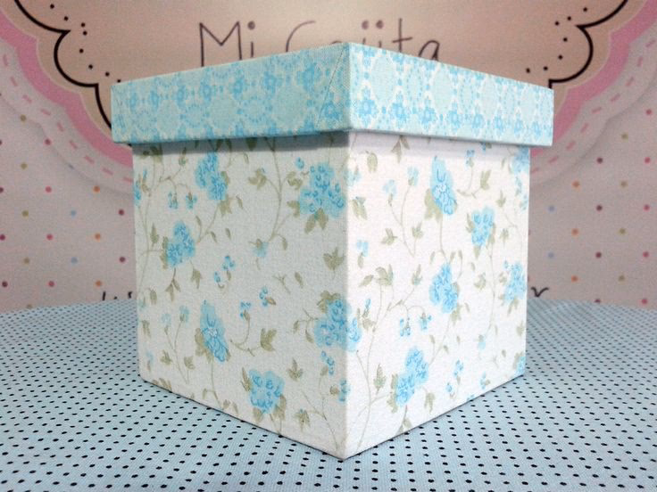 ¿Cómo decorar una pared con caja fuerte?