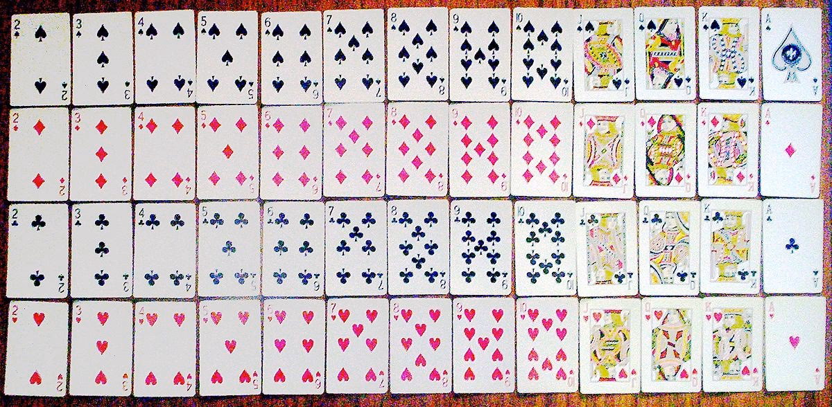 ¿Qué ofrece naipes Casino mazo?