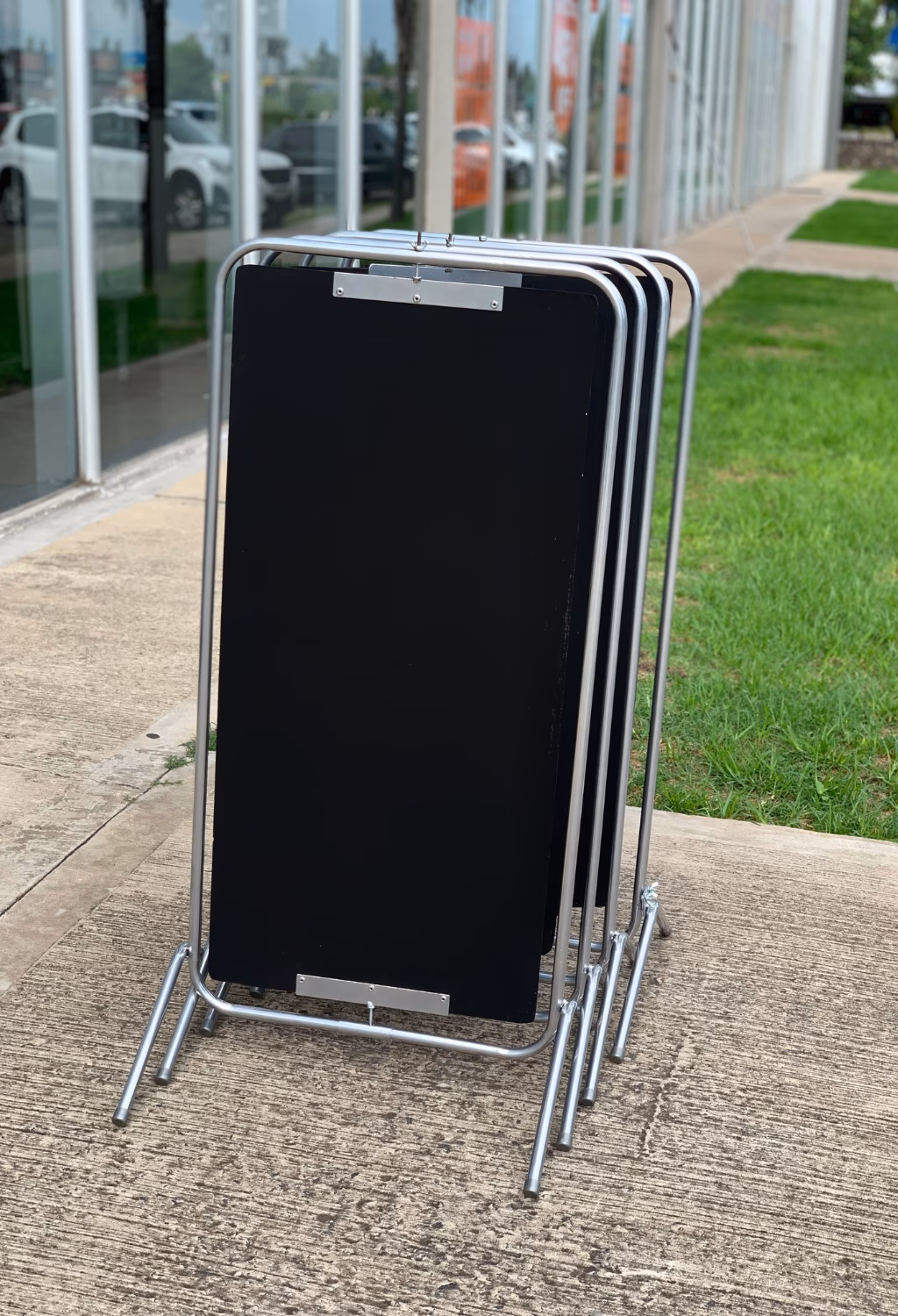 ¿Cuáles son los requisitos para colocar carteles de chapa?