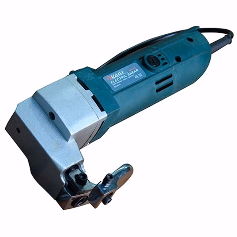 ¿Qué precauciones se deben seguir al trabajar con una cizalla eléctrica?