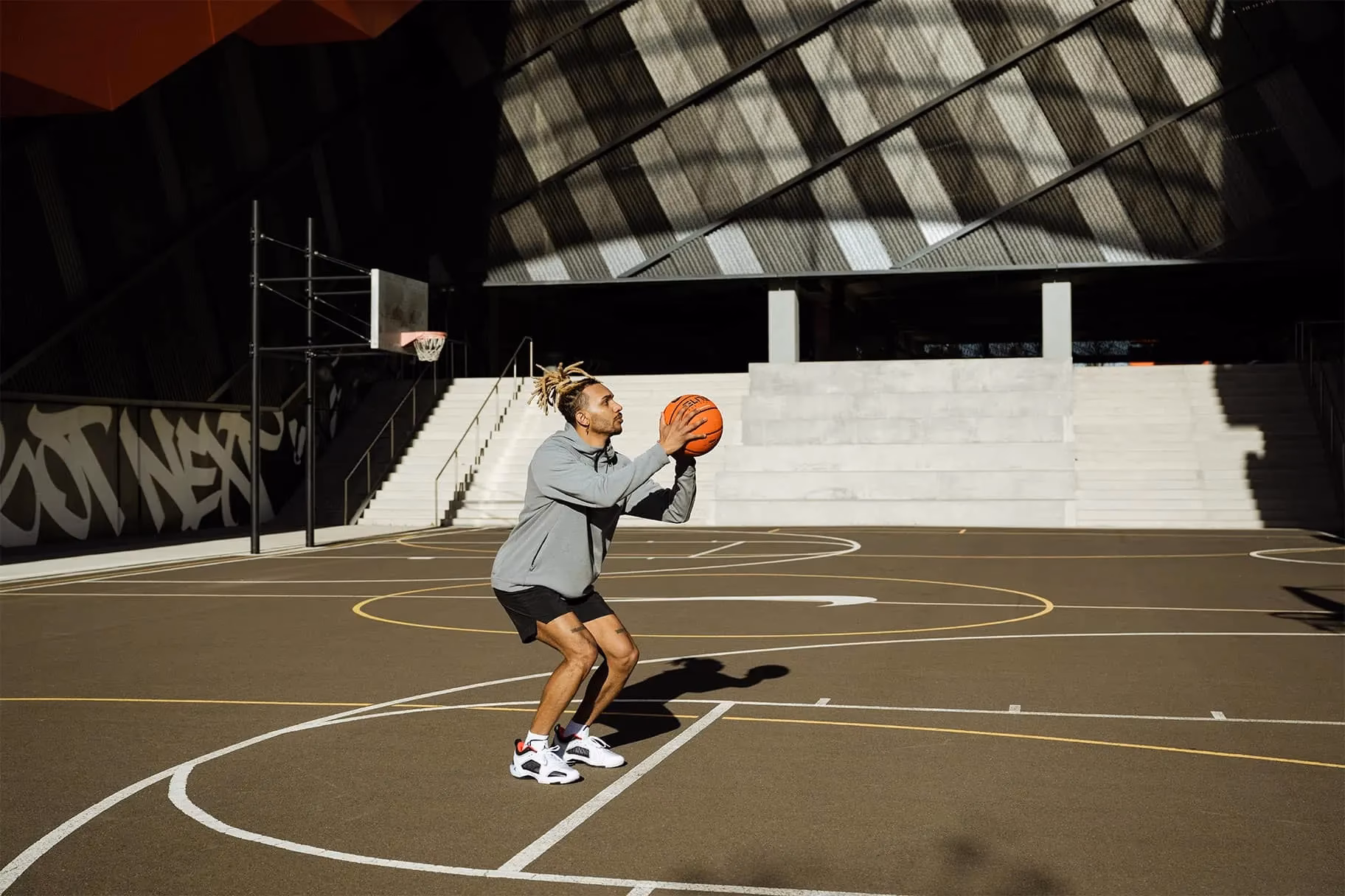 ¿Qué es un tiro de gancho en el baloncesto?