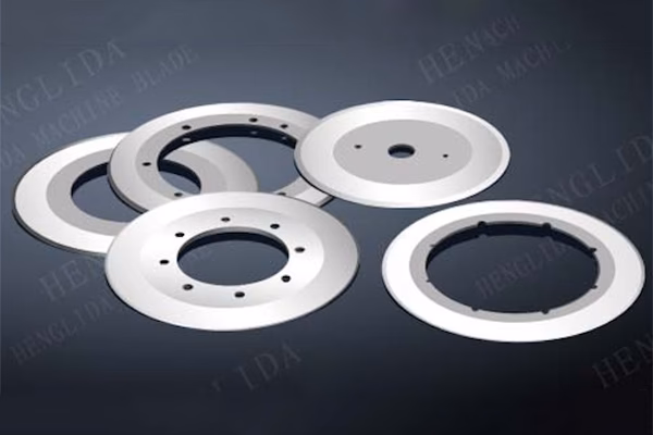 ¿Qué materiales se pueden cortar con cuchillas?