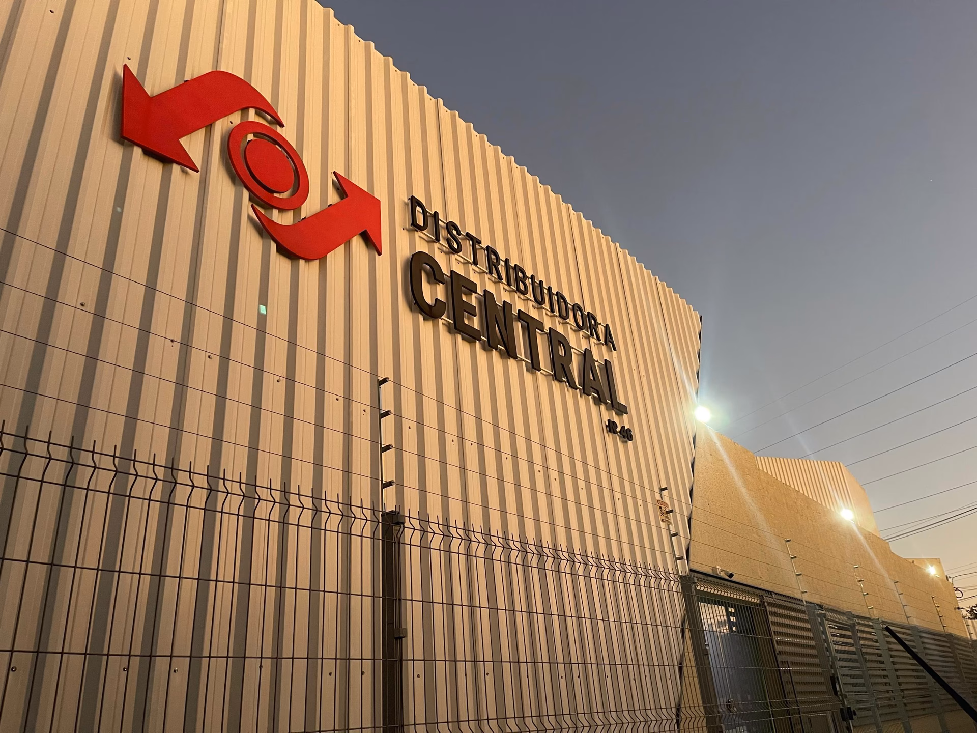 ¿Cuáles son las empresas que tienen un sistema centralizado de distribución?