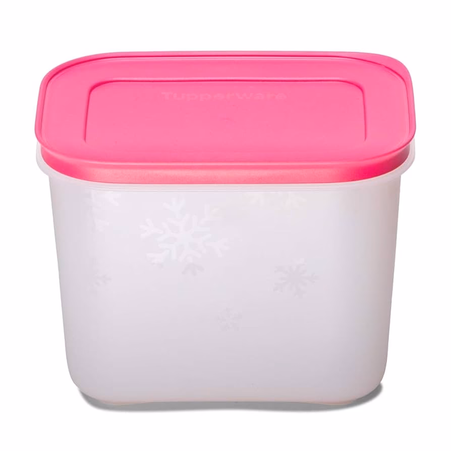 ¿Cómo limpiar una cubeta de plástico en el Freezer?