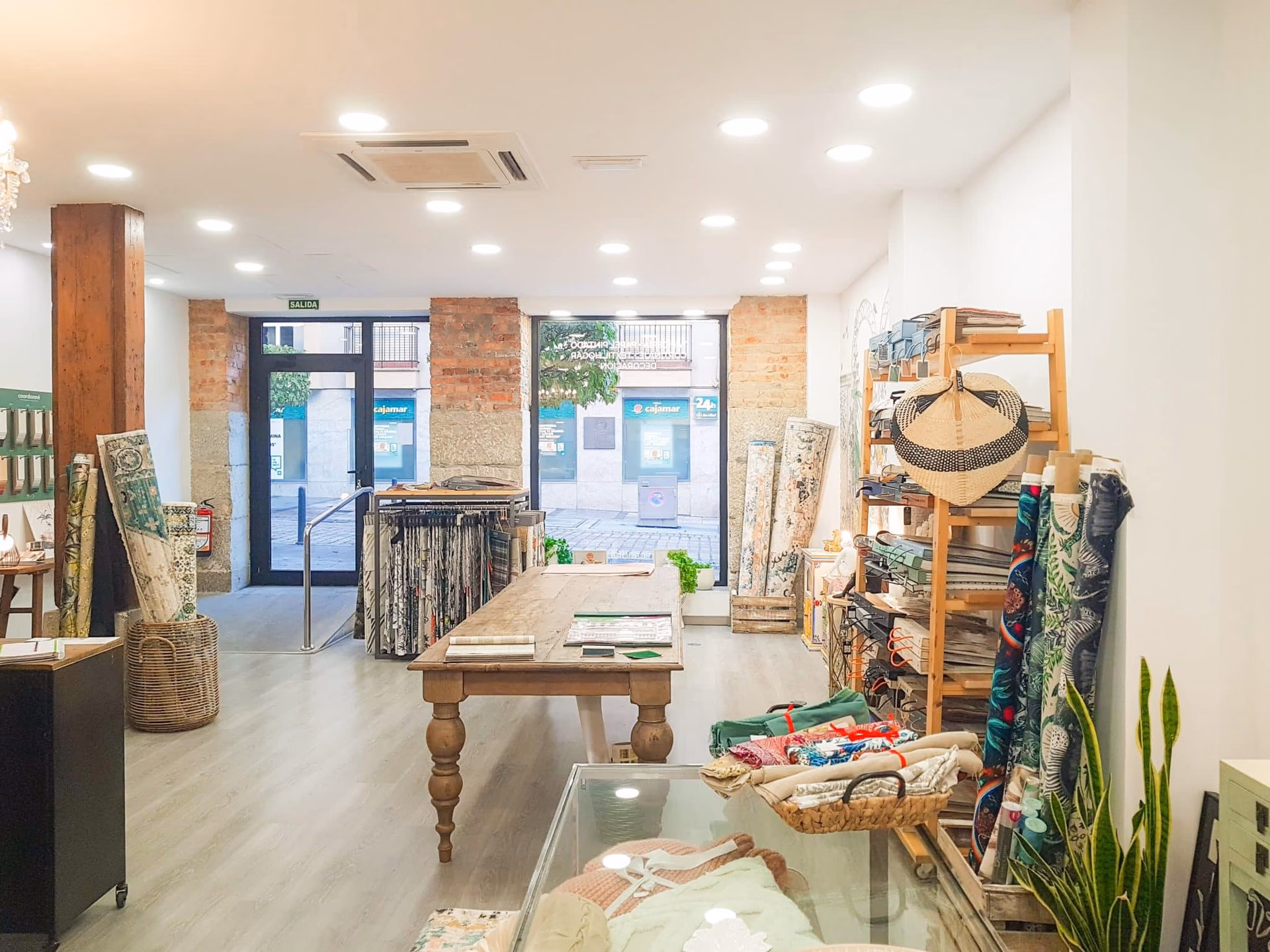 ¿Dónde puedo comprar electrodomésticos y artículos para el hogar?