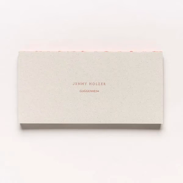 ¿Dónde se encuentra la exposición de Jenny Holzer?