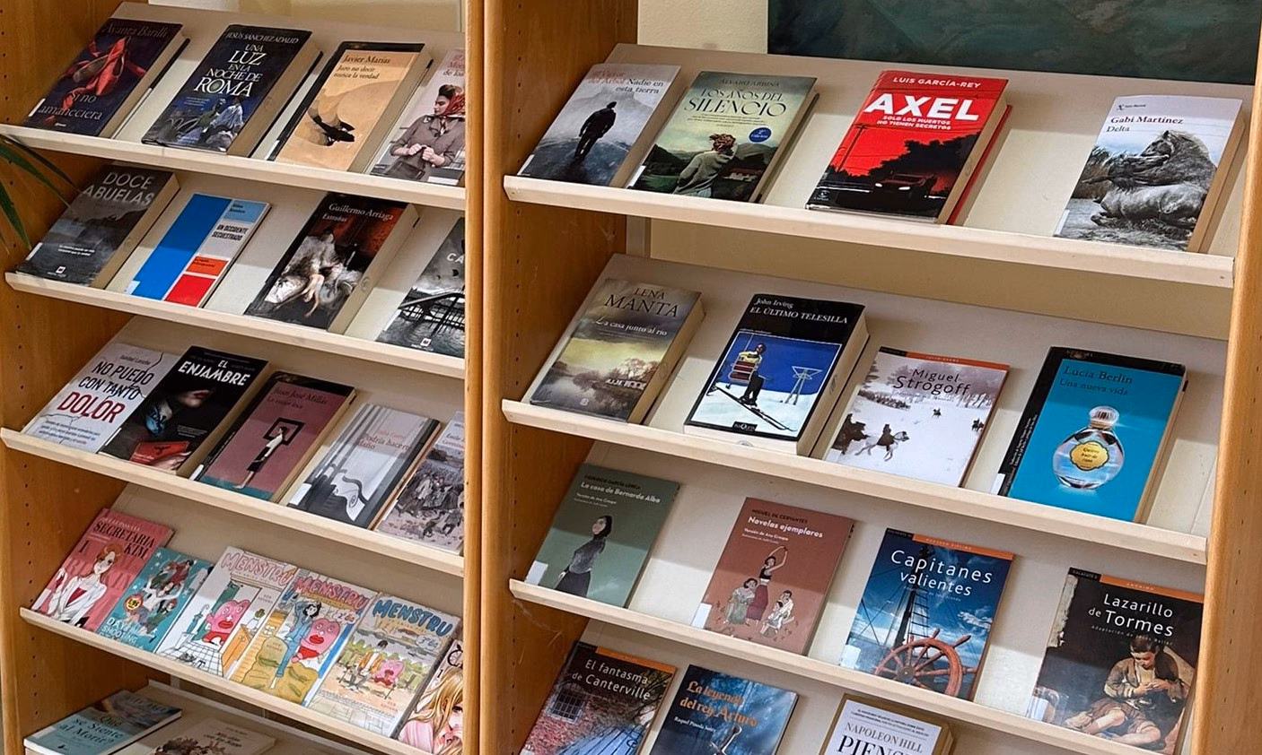¿Cuántos libros hay en la Biblioteca del Águila?