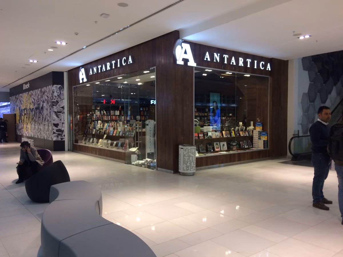 ¿Dónde se encuentra la sucursal de Libreria antartica?