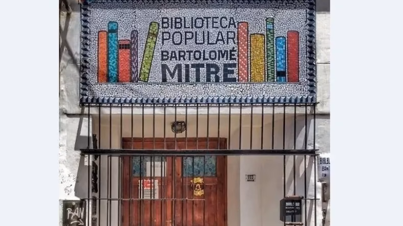 ¿Dónde se encuentra la librería de Bartolomé Mitre 2695?