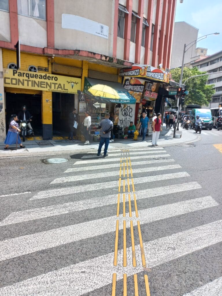 ¿Quién creó la librería cinco continentes?