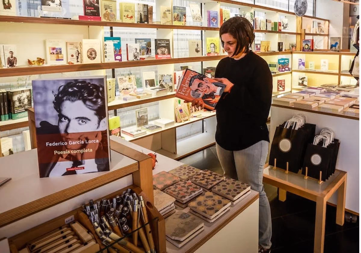 ¿Cuáles fueron los primeros libros de García Lorca?