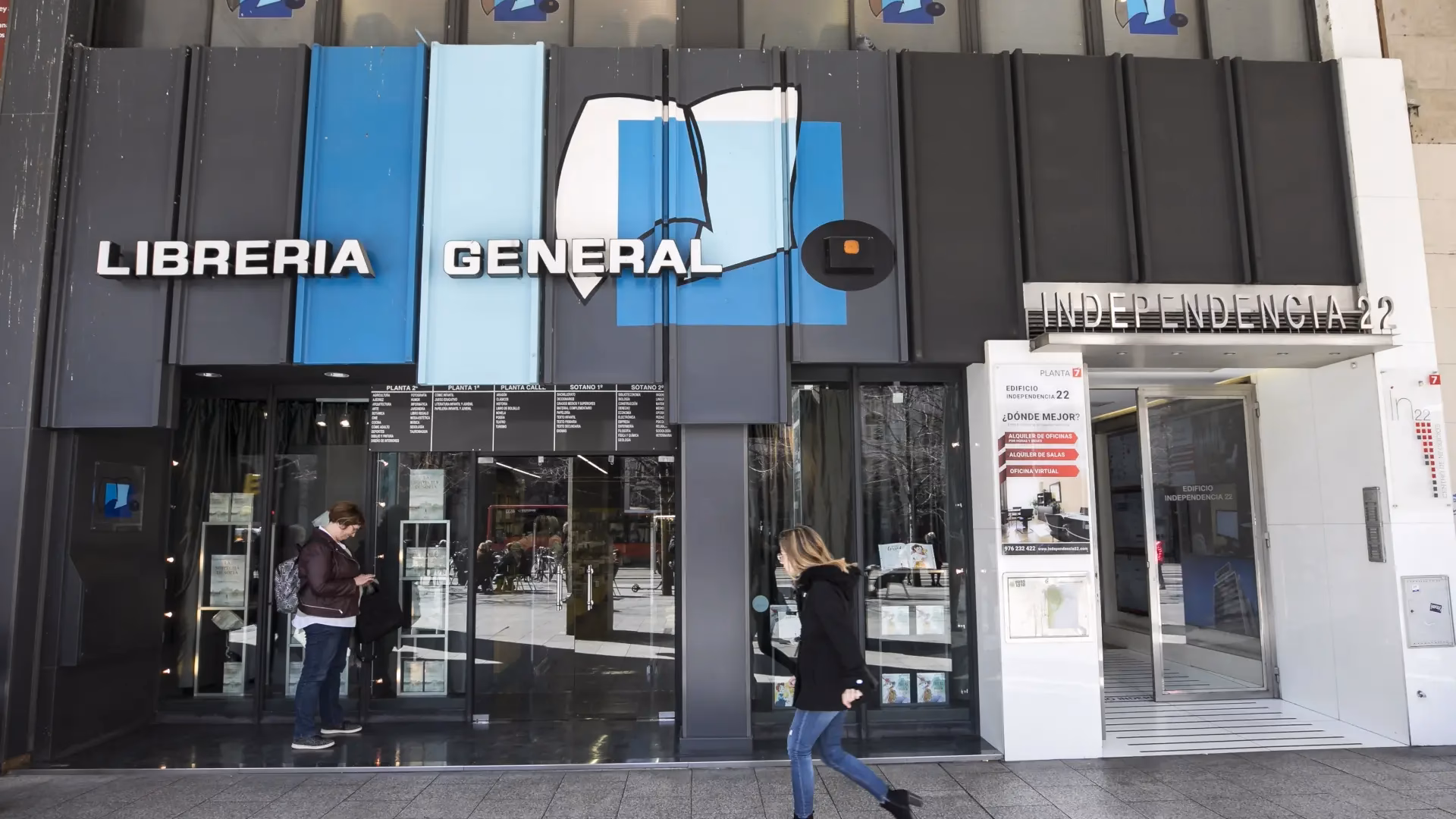 ¿Quién es el director de la librería generalista?