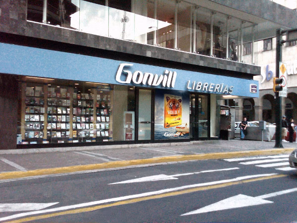 ¿Cuál es el papel de la Librería Cervantes en la Comunidad de Guadalajara?