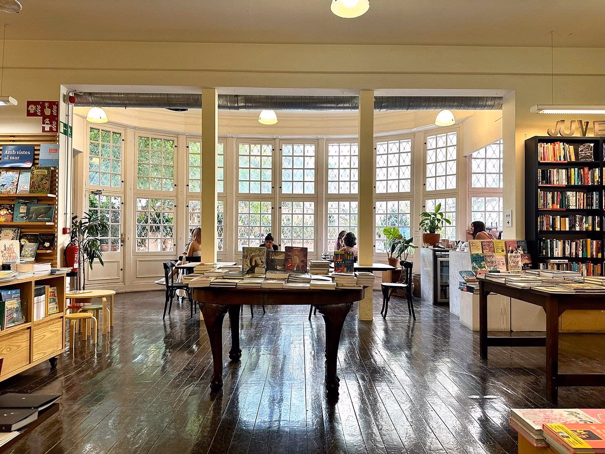 ¿Qué ofrece la librería Central Librera Ferrol?