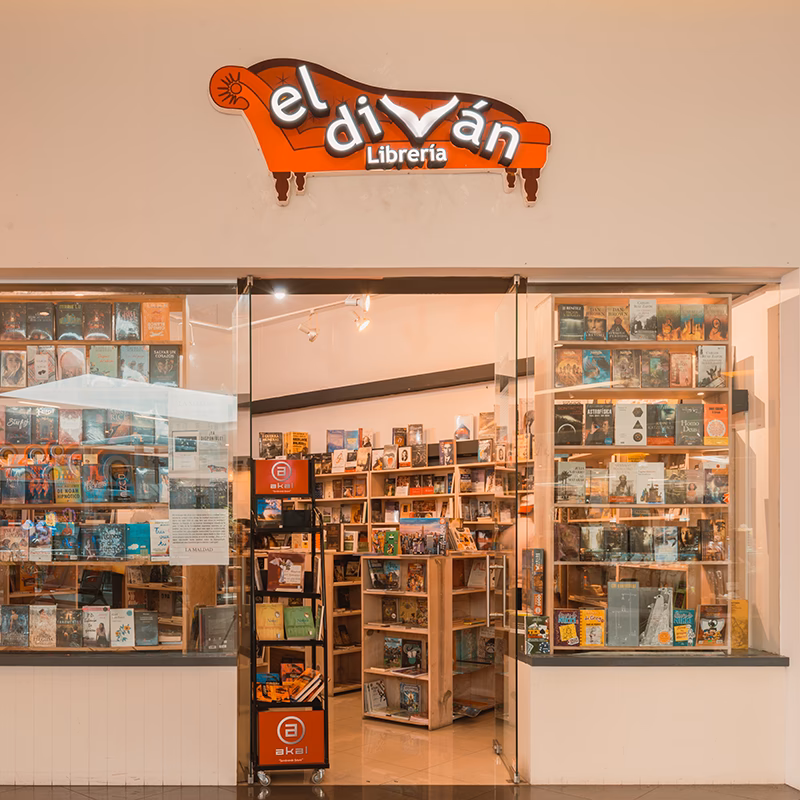 ¿Dónde comprar libros en Santa Ana?