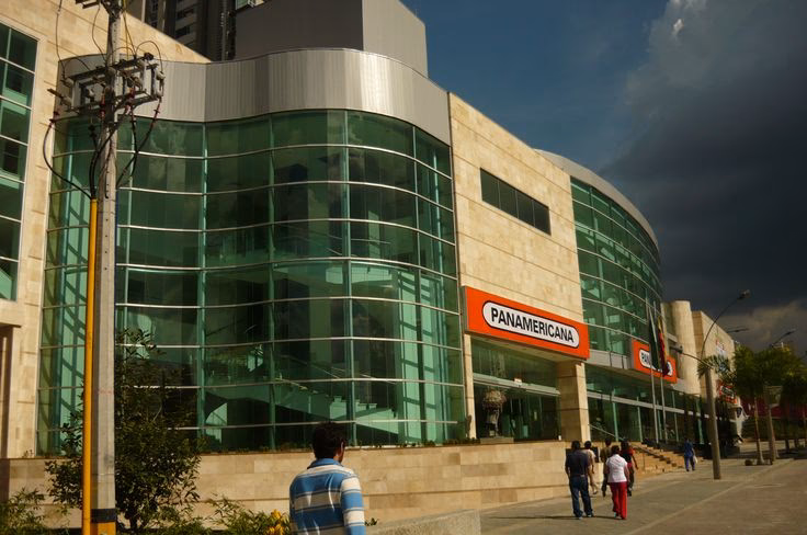 ¿Cuántas sucursales hay de Librería Panamericana en Medellín?