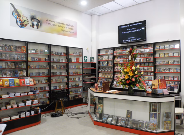 ¿Dónde se encuentra librería paulinas San Isidro?