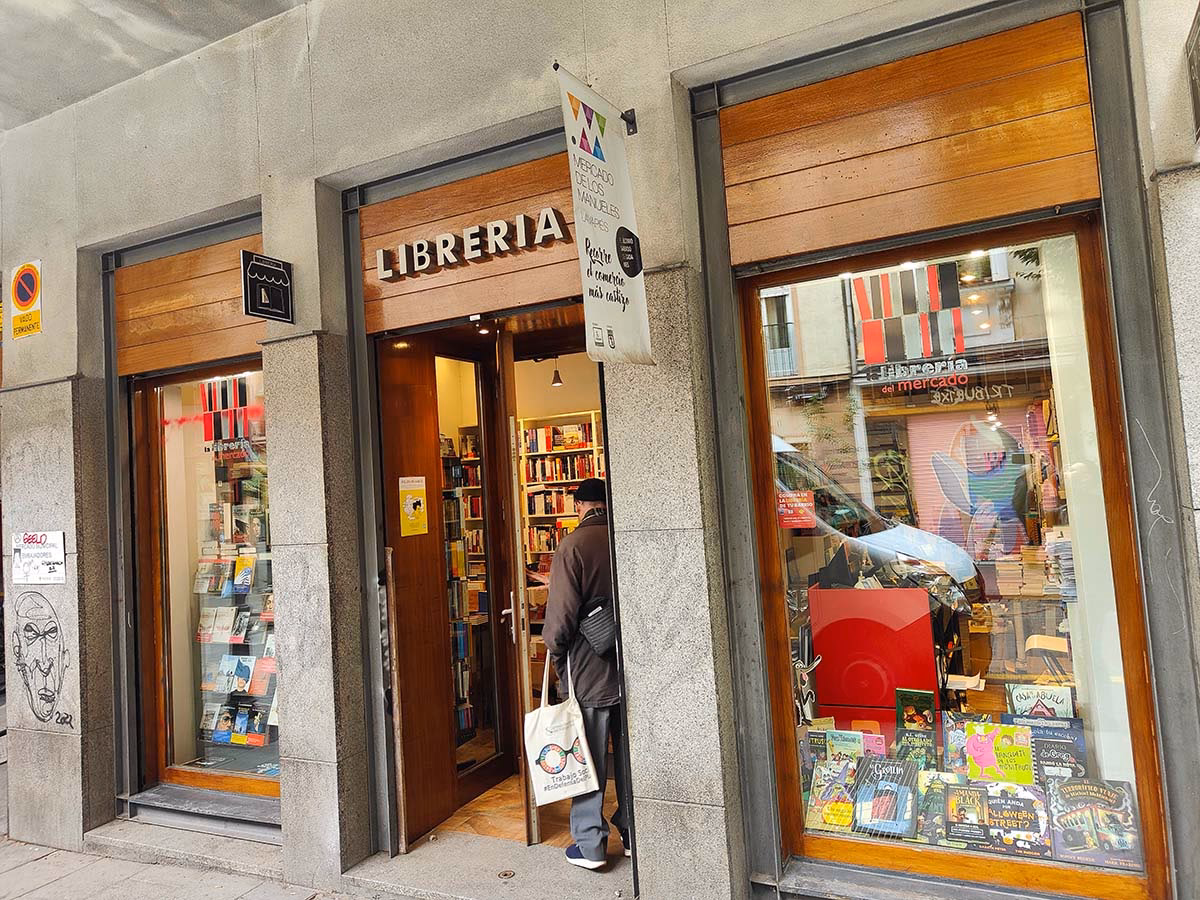 ¿Dónde se entregan los pedidos de la librería de San Fernando?