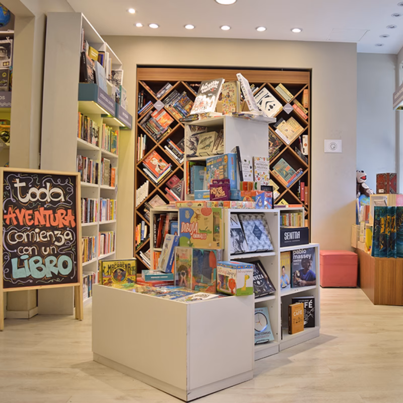 ¿Qué ofrece SBS librería en Santa Fe 1340?