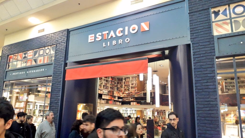 ¿Qué ofrece Jenny librería Unicenter?
