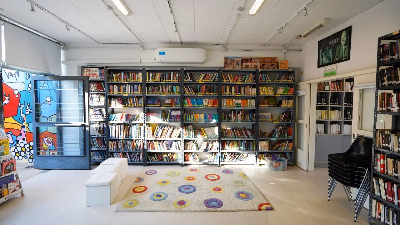 ¿Dónde se encuentra la librería de Vicente López?