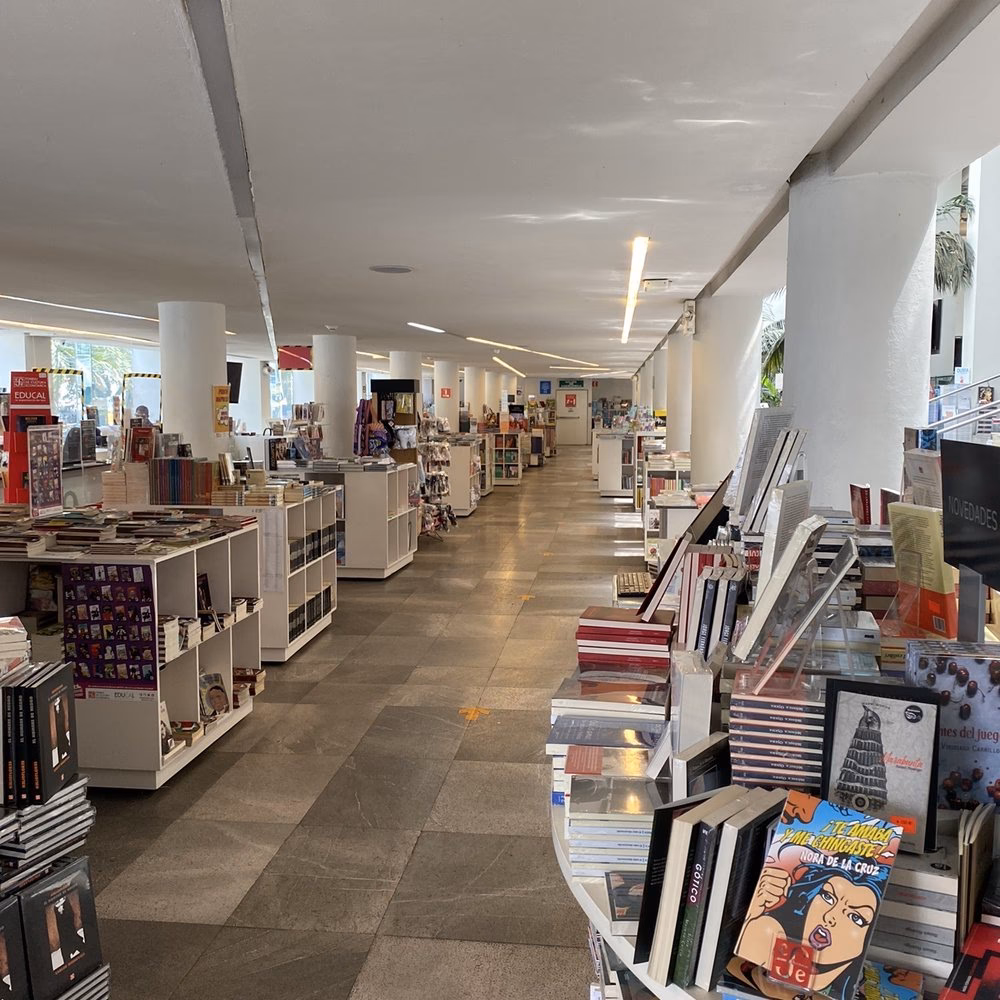 ¿Qué ofrece la americana librería-bar en la condesa?