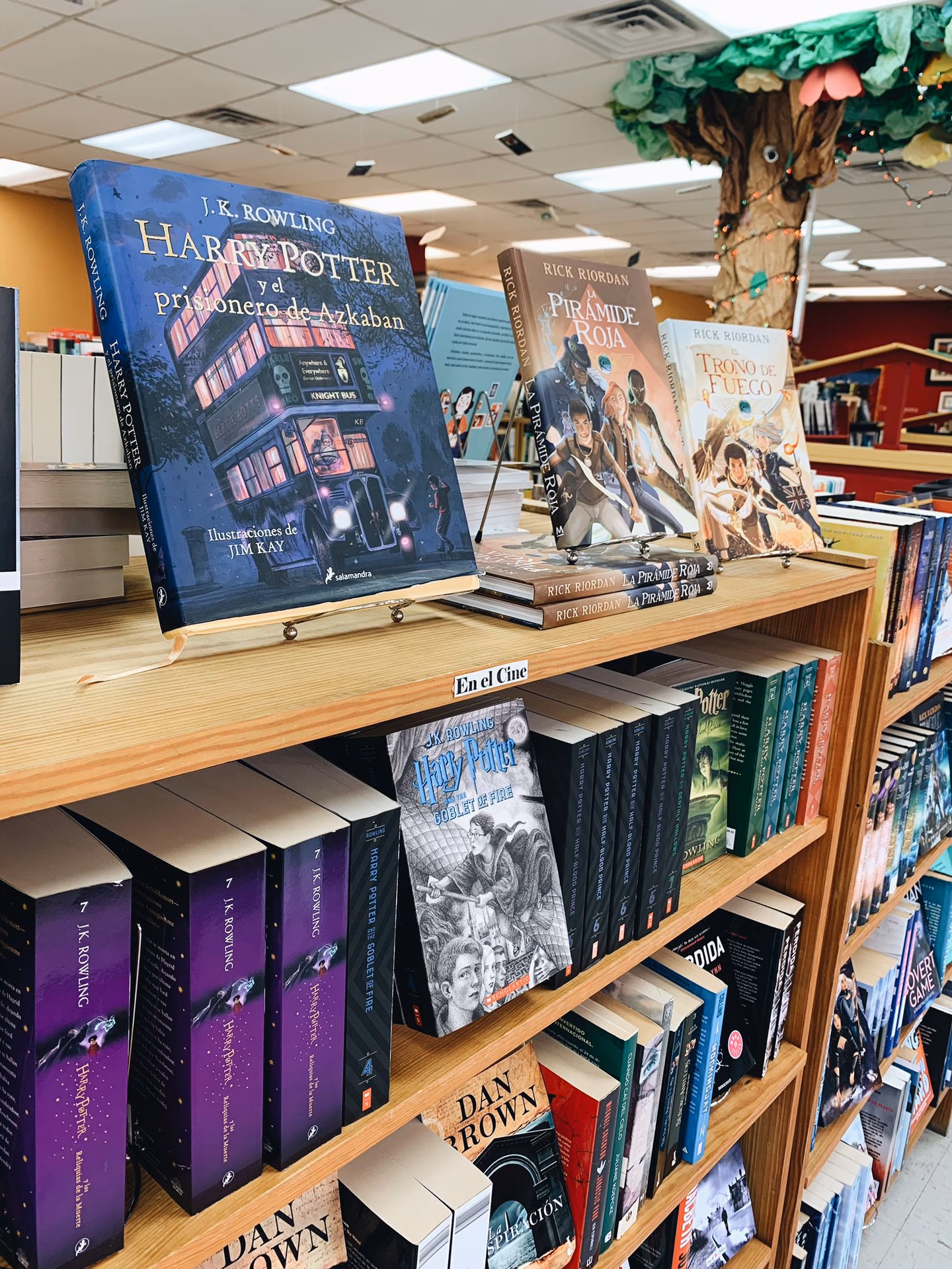 ¿Dónde se encuentra la librería Fidelio Ponce?