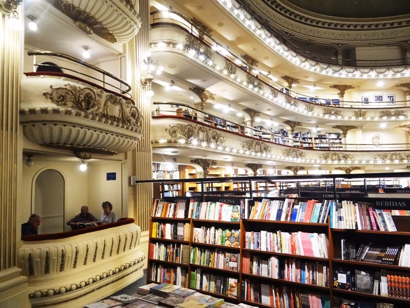 ¿Qué ofrece Tiendeo para descubrir las tiendas de Yenny El Ateneo?