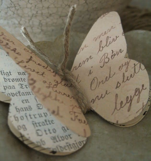 ¿Cómo decorar los libros con marcapáginas de mariposas?