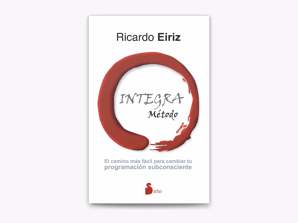 ¿Qué muestra el primer libro de Ricardo Eiriz?