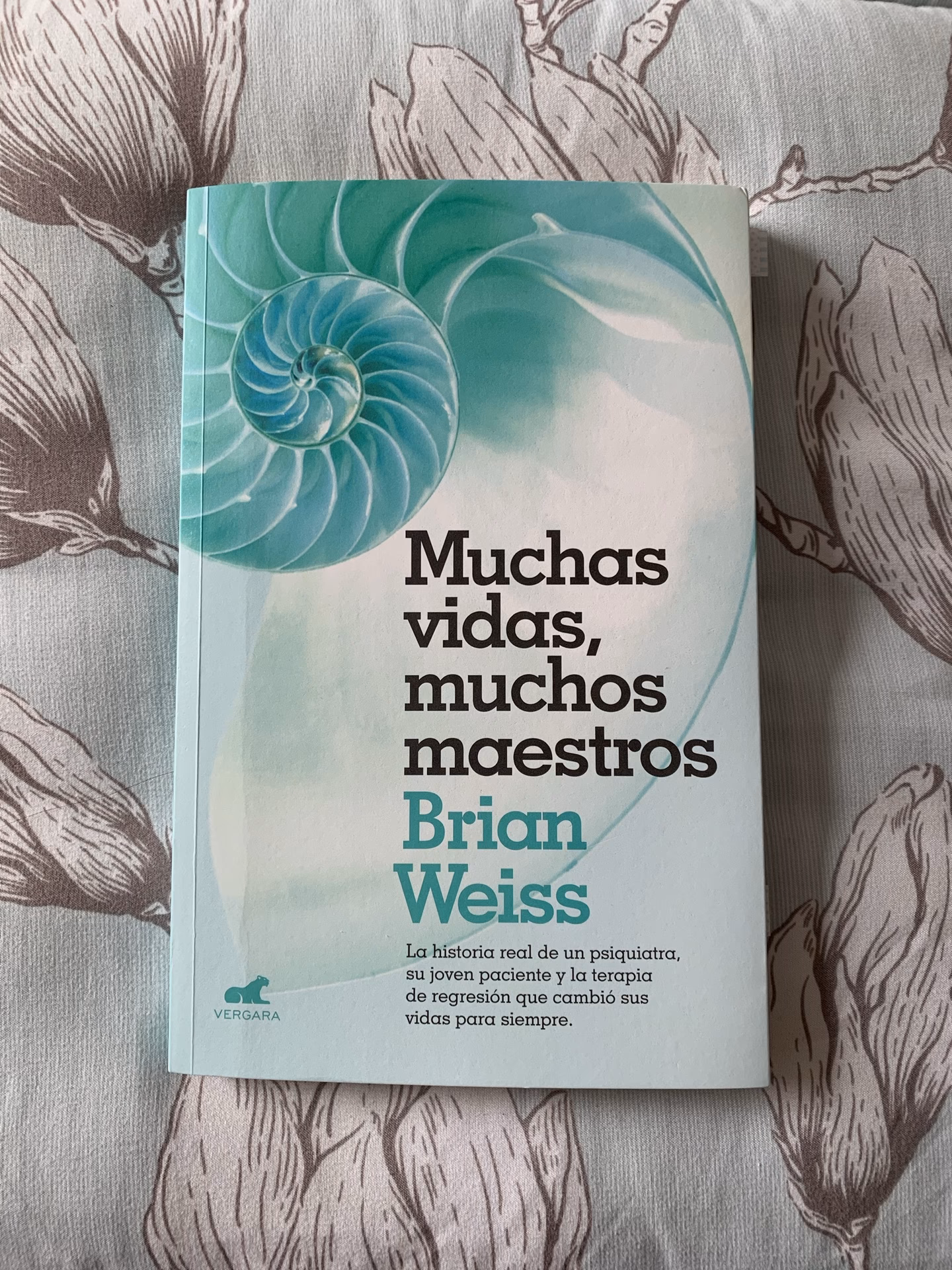 ¿Quién escribió 'Muchas vidas, muchos maestros'?