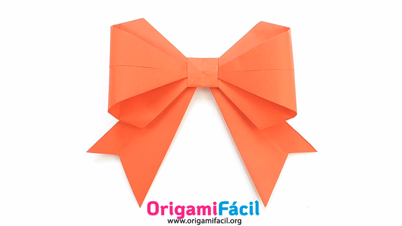 ¿Cómo hacer un moño de papel?