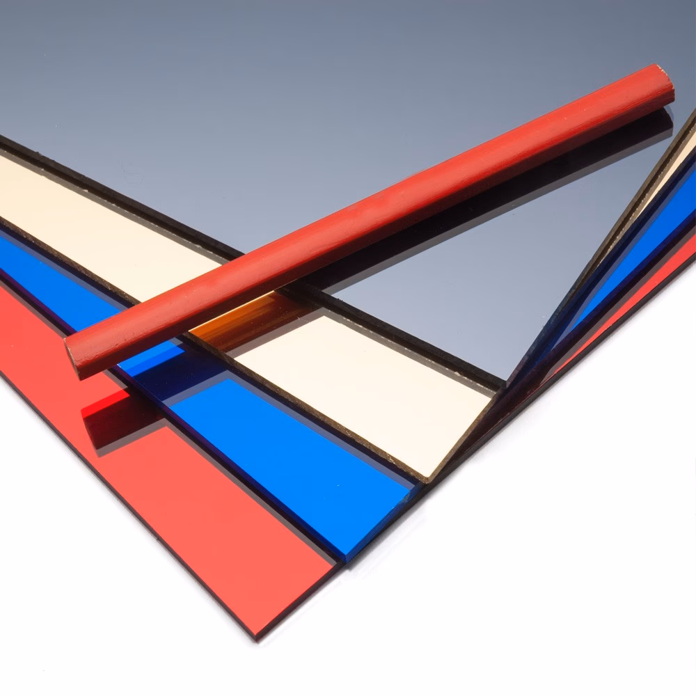 ¿Cuál es la diferencia entre Plancha de plástico duro y transparente?