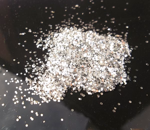 ¿Cómo pintar una casita con purpurina?