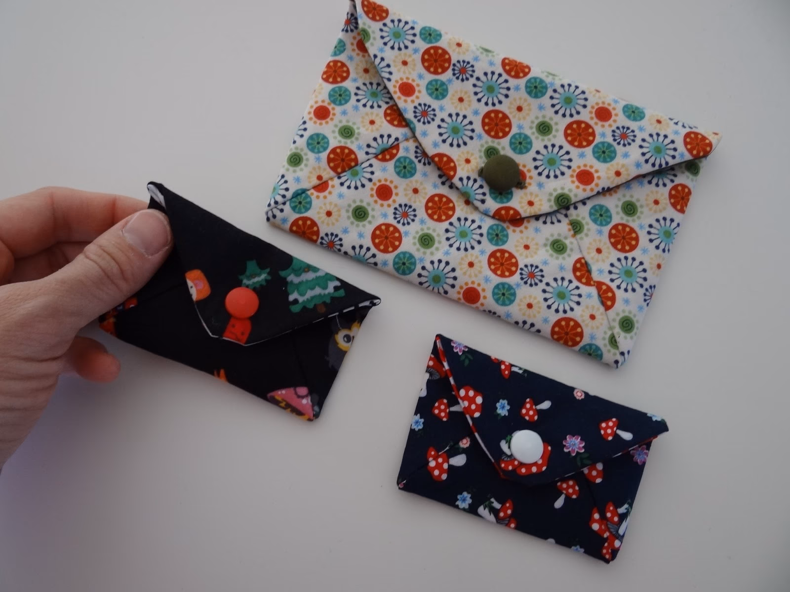 ¿Cuál es el tamaño de los sobres de tela?