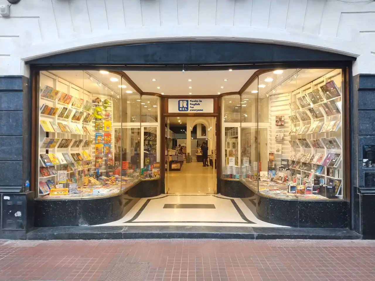 ¿Dónde se encuentra Kel?