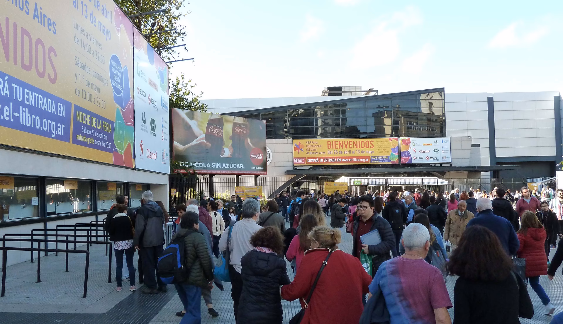 ¿Cuántos libros ha editado la fundación el libro?
