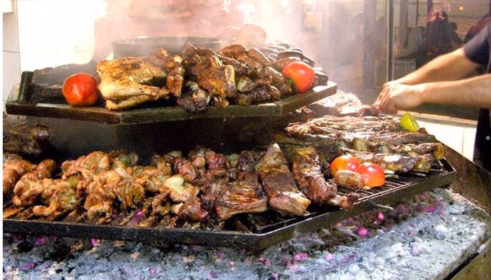 ¿Cuál es el mejor tenedor libre de Mandoza?