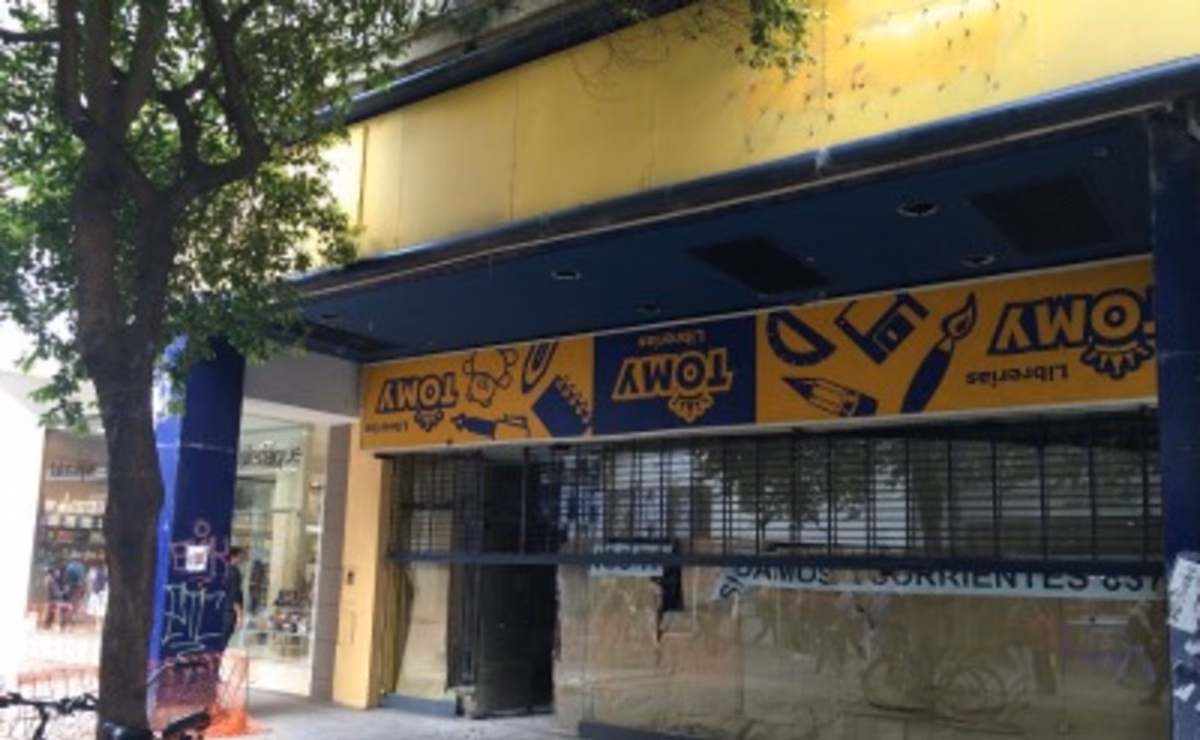 ¿Dónde está la librería y juguetería Tomy?