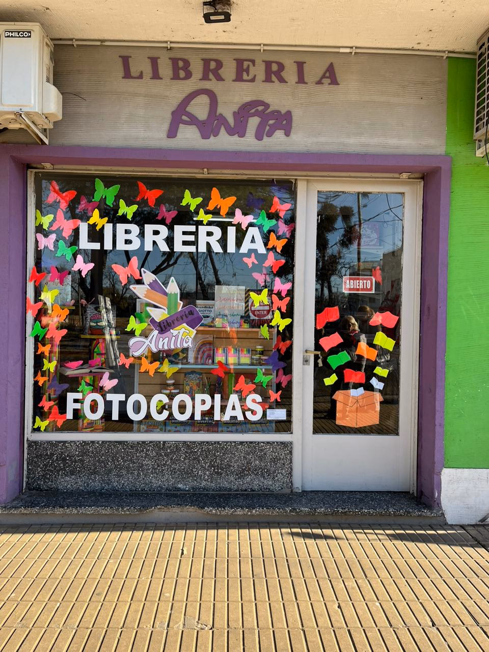 ¿Cómo descargar los vidrios de la librería?
